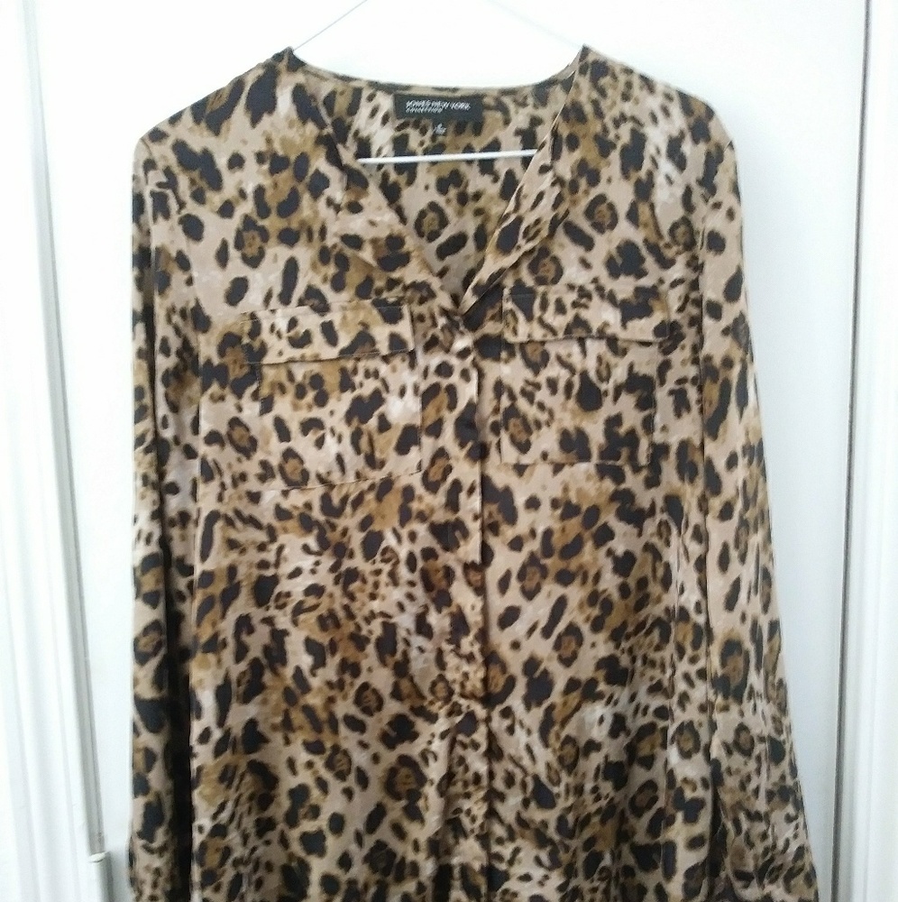 Jones New York Blouse Panther Print Womens Sz 8